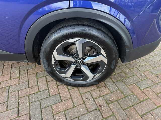 Nissan Qashqai 1.3 DiG-T MH N-Connecta 5dr