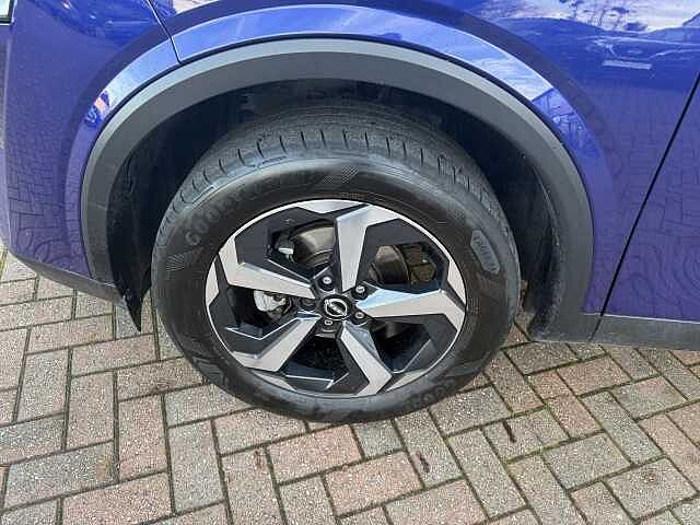 Nissan Qashqai 1.3 DiG-T MH N-Connecta 5dr