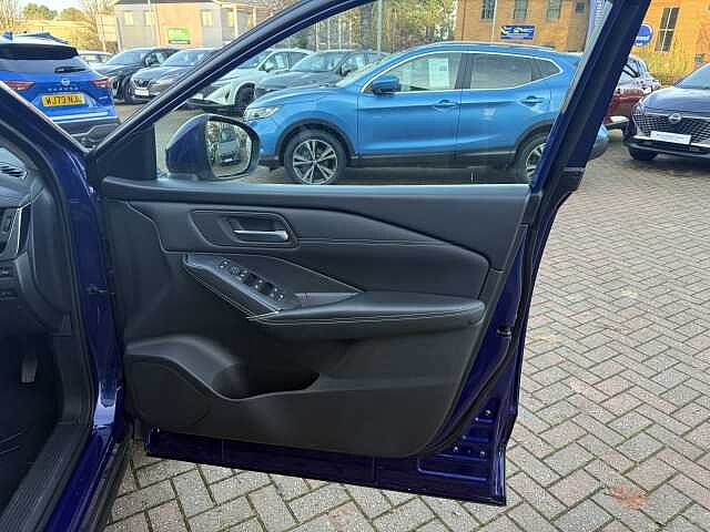 Nissan Qashqai 1.3 DiG-T MH N-Connecta 5dr