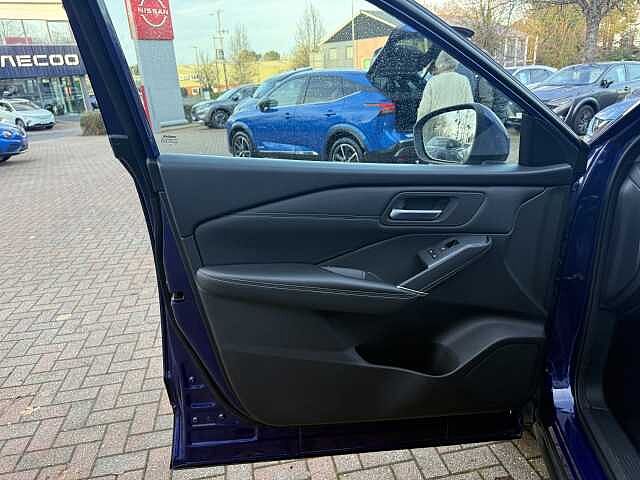 Nissan Qashqai 1.3 DiG-T MH N-Connecta 5dr