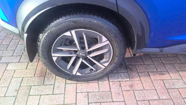 Nissan Juke 1.0 DiG-T N-Connecta 5dr DCT