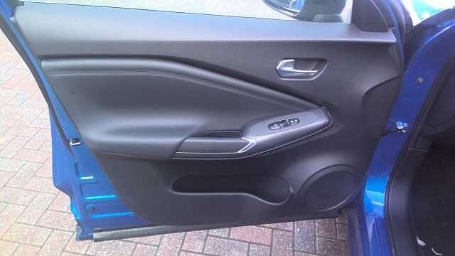 Nissan Juke 1.0 DiG-T N-Connecta 5dr DCT