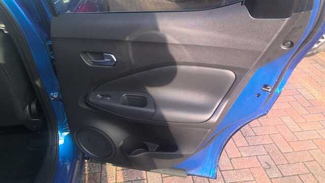 Nissan Juke 1.0 DiG-T N-Connecta 5dr DCT