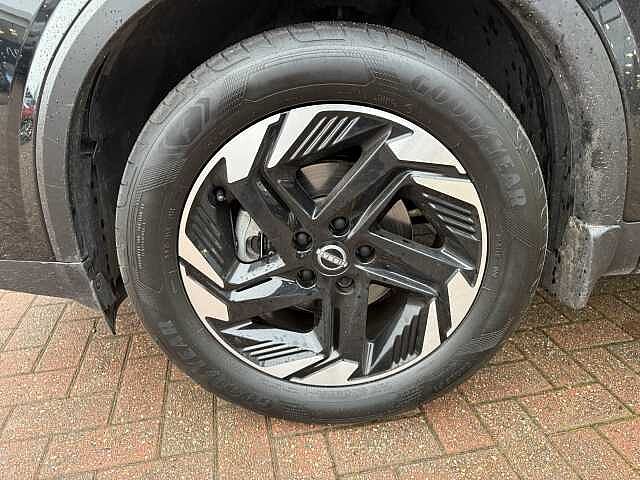 Nissan Qashqai 1.3 DiG-T MH N-Connecta 5dr