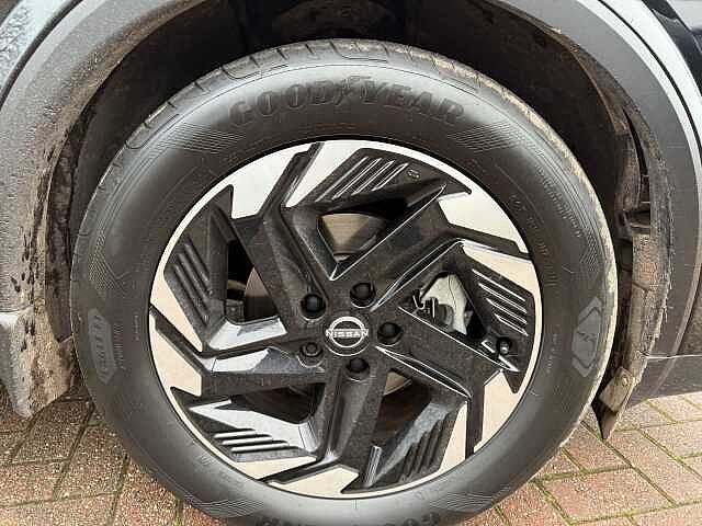 Nissan Qashqai 1.3 DiG-T MH N-Connecta 5dr