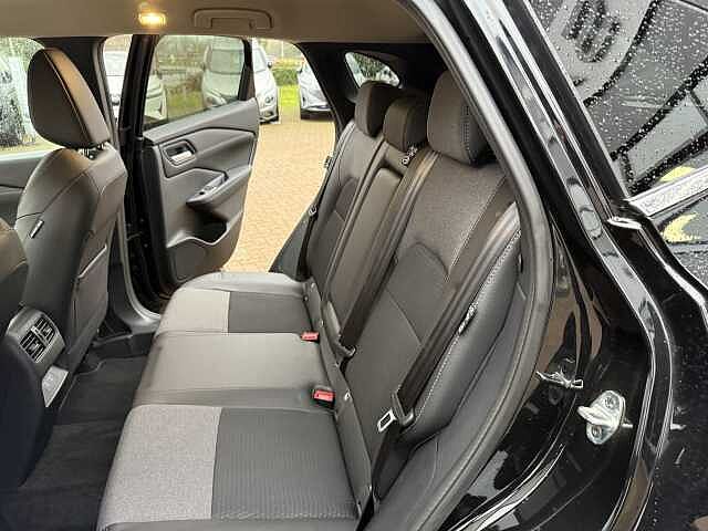 Nissan Qashqai 1.3 DiG-T MH N-Connecta 5dr