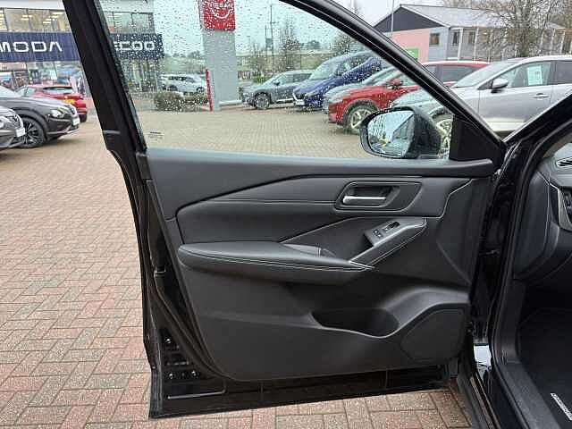 Nissan Qashqai 1.3 DiG-T MH N-Connecta 5dr