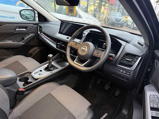 Nissan Qashqai 1.3 DiG-T MH N-Connecta 5dr