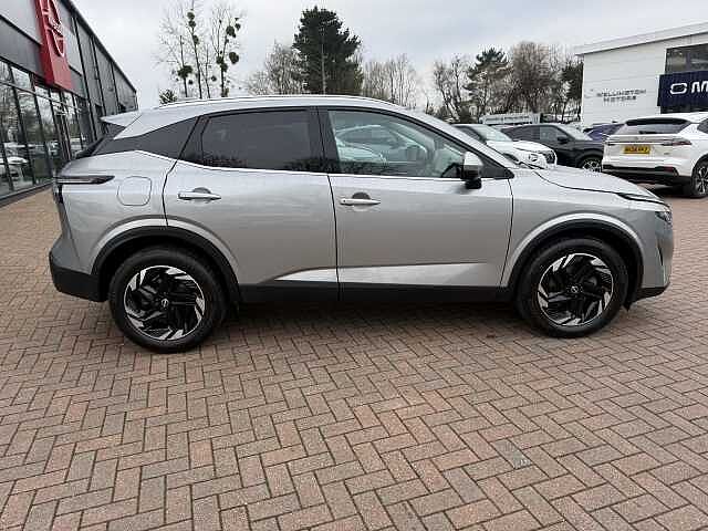 Nissan Qashqai 1.3 DiG-T MH N-Connecta 5dr