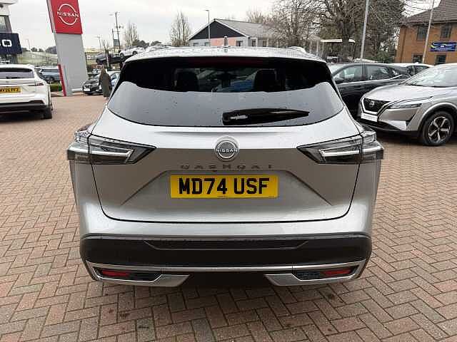 Nissan Qashqai 1.3 DiG-T MH N-Connecta 5dr