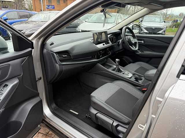 Nissan Qashqai 1.3 DiG-T MH N-Connecta 5dr