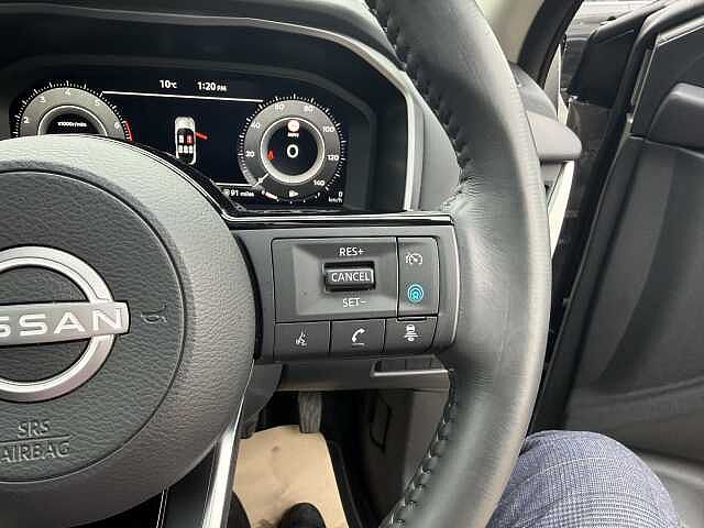 Nissan Qashqai 1.3 DiG-T MH N-Connecta 5dr