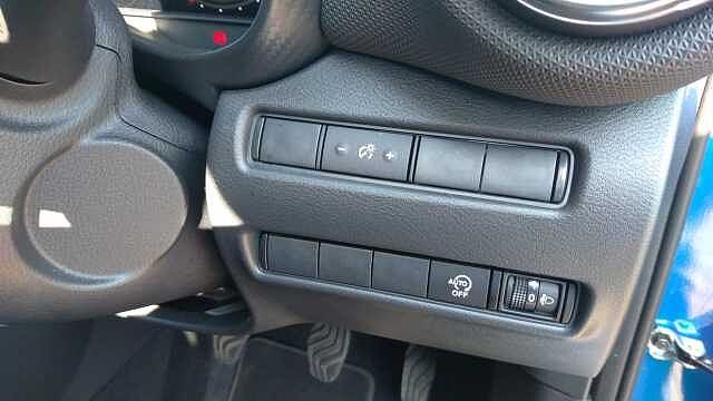 Nissan Juke 1.0 DiG-T N-Connecta 5dr