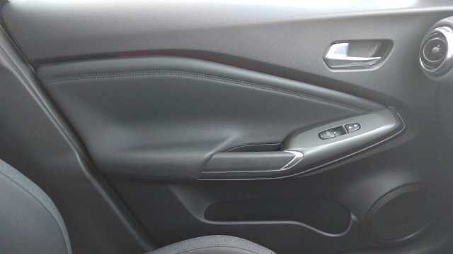 Nissan Juke 1.0 DiG-T N-Connecta 5dr