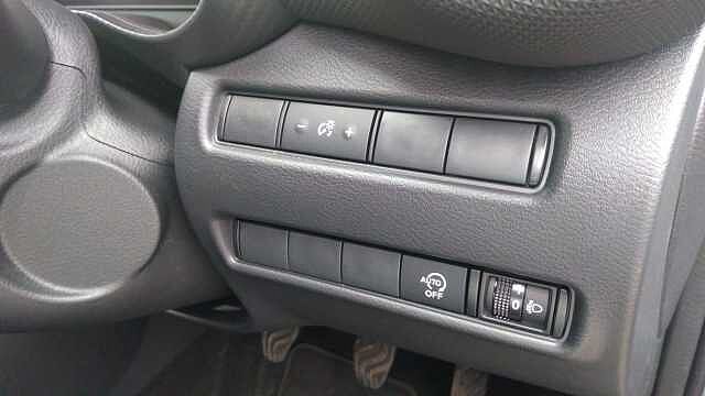 Nissan Juke 1.0 DiG-T N-Connecta 5dr