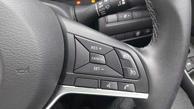 Nissan Juke 1.0 DiG-T N-Connecta 5dr