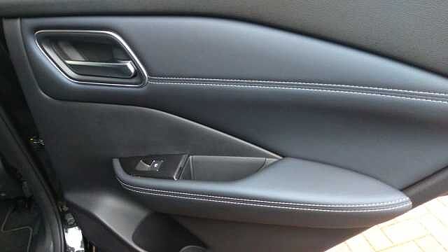 Nissan Qashqai 1.3 DiG-T MH Tekna 5dr