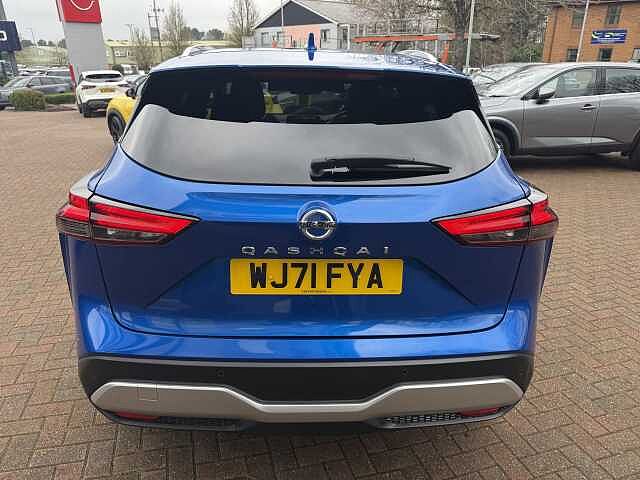 Nissan Qashqai 1.3 DiG-T MH Premiere Edition 5dr