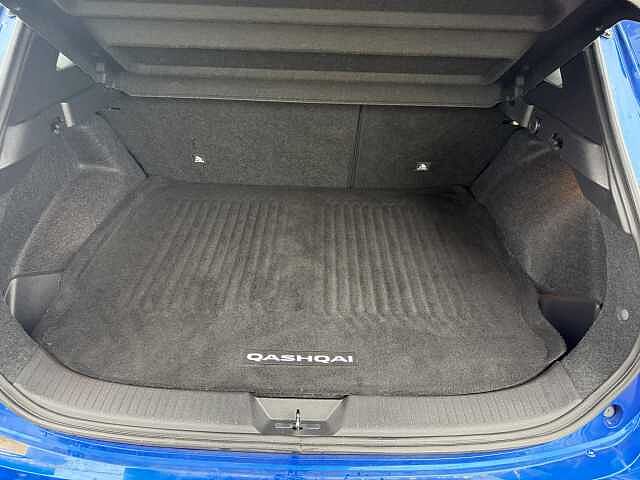 Nissan Qashqai 1.3 DiG-T MH Premiere Edition 5dr