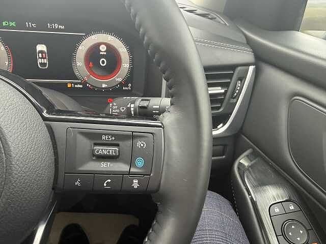 Nissan Qashqai 1.3 DiG-T MH Premiere Edition 5dr