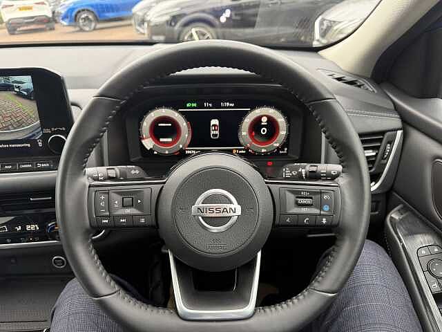 Nissan Qashqai 1.3 DiG-T MH Premiere Edition 5dr