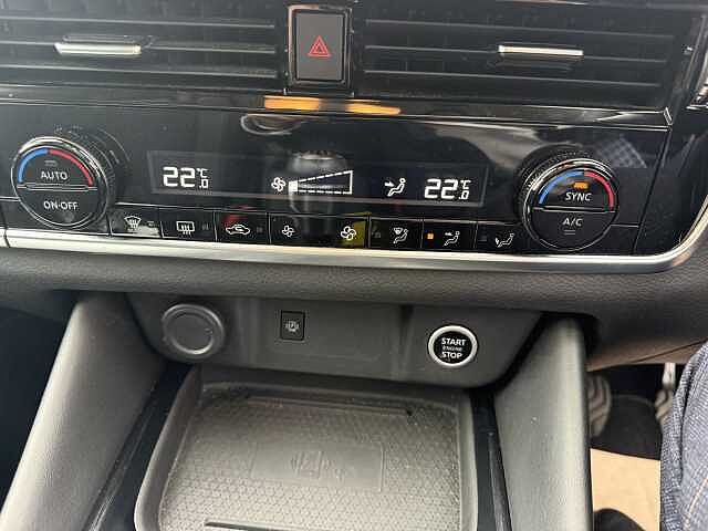 Nissan Qashqai 1.3 DiG-T MH Premiere Edition 5dr