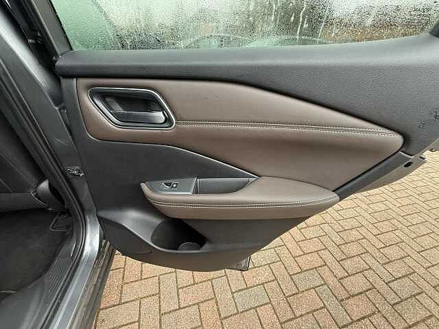 Nissan Qashqai 1.3 DiG-T MH Tekna 5dr