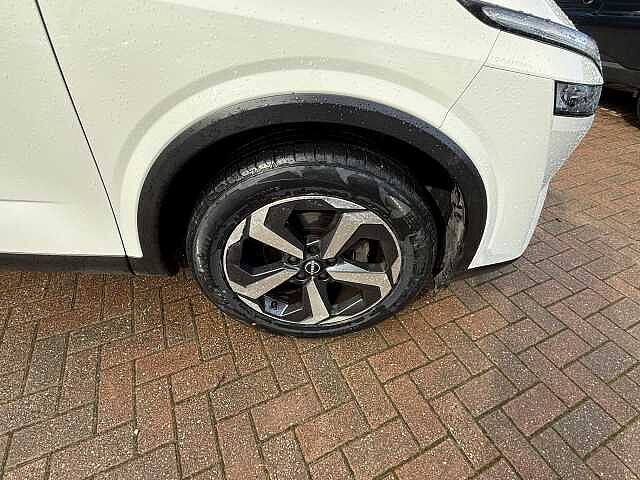 Nissan Qashqai 1.3 DiG-T MH 158 N-Connecta 5dr