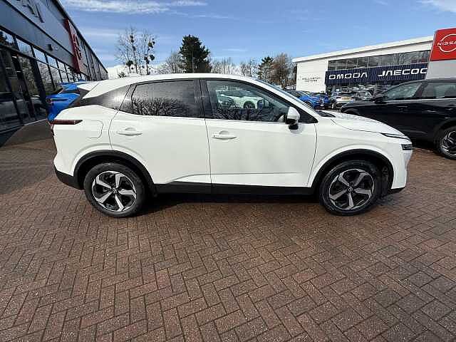 Nissan Qashqai 1.3 DiG-T MH 158 N-Connecta 5dr