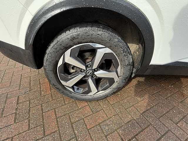 Nissan Qashqai 1.3 DiG-T MH 158 N-Connecta 5dr