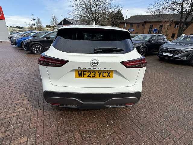 Nissan Qashqai 1.3 DiG-T MH 158 N-Connecta 5dr