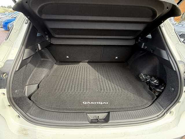 Nissan Qashqai 1.3 DiG-T MH 158 N-Connecta 5dr