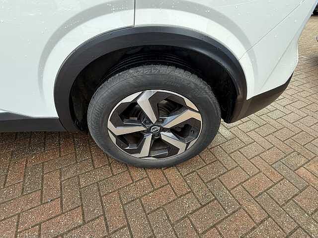 Nissan Qashqai 1.3 DiG-T MH 158 N-Connecta 5dr