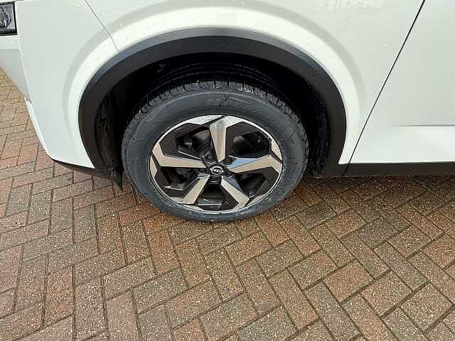 Nissan Qashqai 1.3 DiG-T MH 158 N-Connecta 5dr