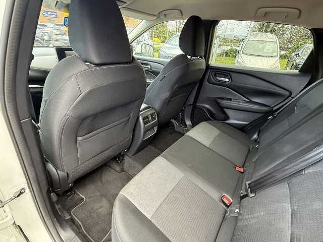 Nissan Qashqai 1.3 DiG-T MH 158 N-Connecta 5dr