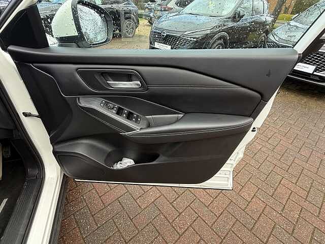 Nissan Qashqai 1.3 DiG-T MH 158 N-Connecta 5dr