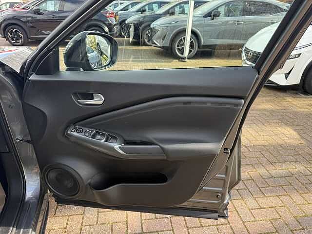 Nissan Juke 1.6 Hybrid N-Connecta 5dr Auto