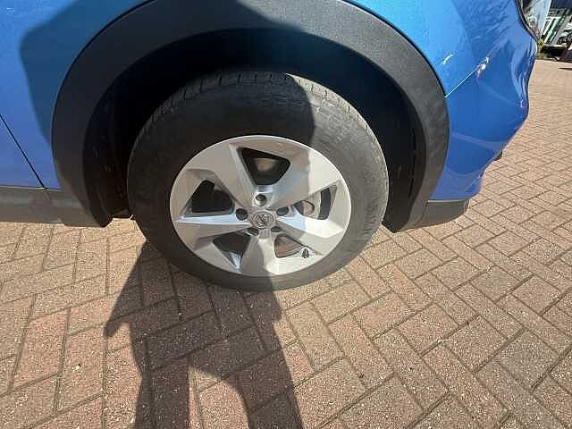 Nissan Qashqai 1.3 DiG-T Acenta Premium 5dr