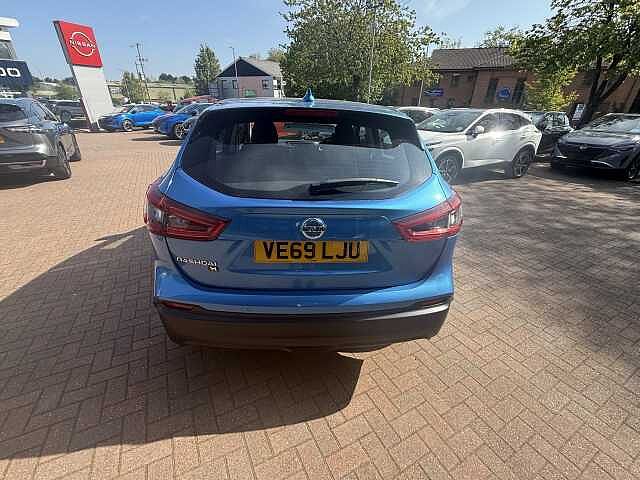 Nissan Qashqai 1.3 DiG-T Acenta Premium 5dr