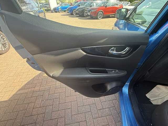 Nissan Qashqai 1.3 DiG-T Acenta Premium 5dr