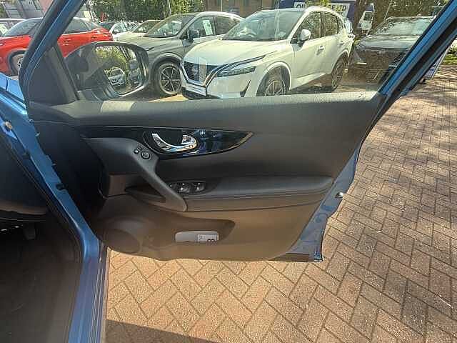 Nissan Qashqai 1.3 DiG-T Acenta Premium 5dr