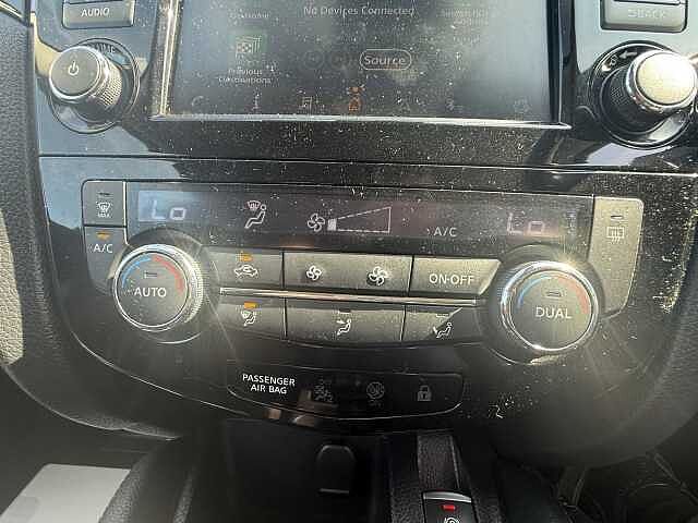 Nissan Qashqai 1.3 DiG-T Acenta Premium 5dr