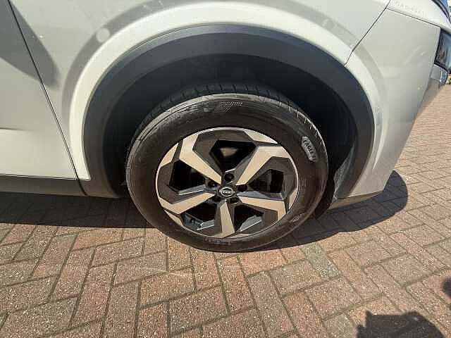 Nissan Qashqai 1.3 DiG-T MH N-Connecta 5dr