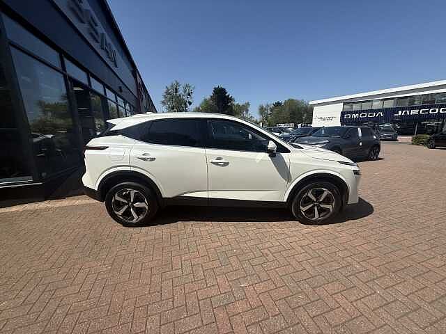 Nissan Qashqai 1.3 DiG-T MH N-Connecta 5dr
