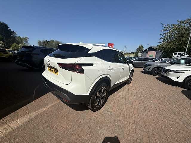 Nissan Qashqai 1.3 DiG-T MH N-Connecta 5dr