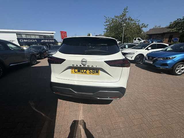 Nissan Qashqai 1.3 DiG-T MH N-Connecta 5dr