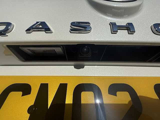 Nissan Qashqai 1.3 DiG-T MH N-Connecta 5dr