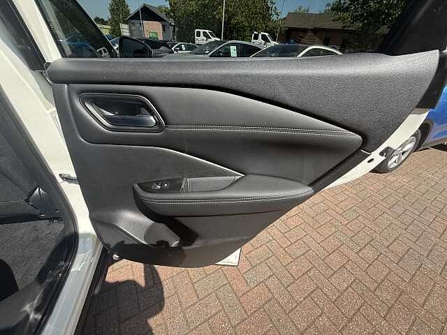 Nissan Qashqai 1.3 DiG-T MH N-Connecta 5dr