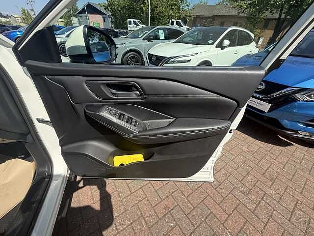 Nissan Qashqai 1.3 DiG-T MH N-Connecta 5dr