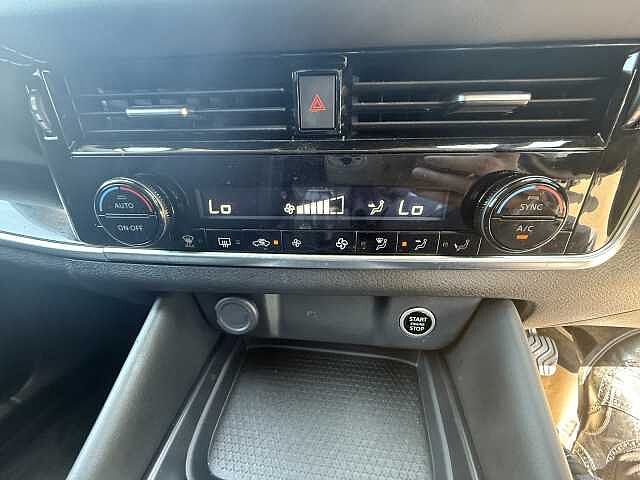 Nissan Qashqai 1.3 DiG-T MH N-Connecta 5dr